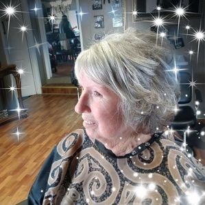 Meet your Posher, Lola